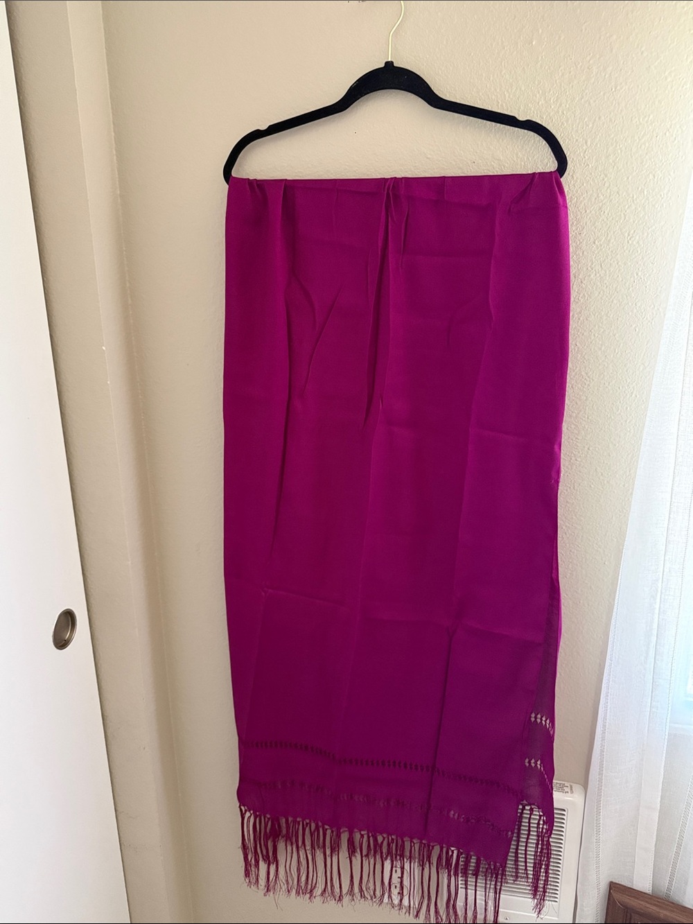 Women’s Fuchsia Fringe scarf/shawl